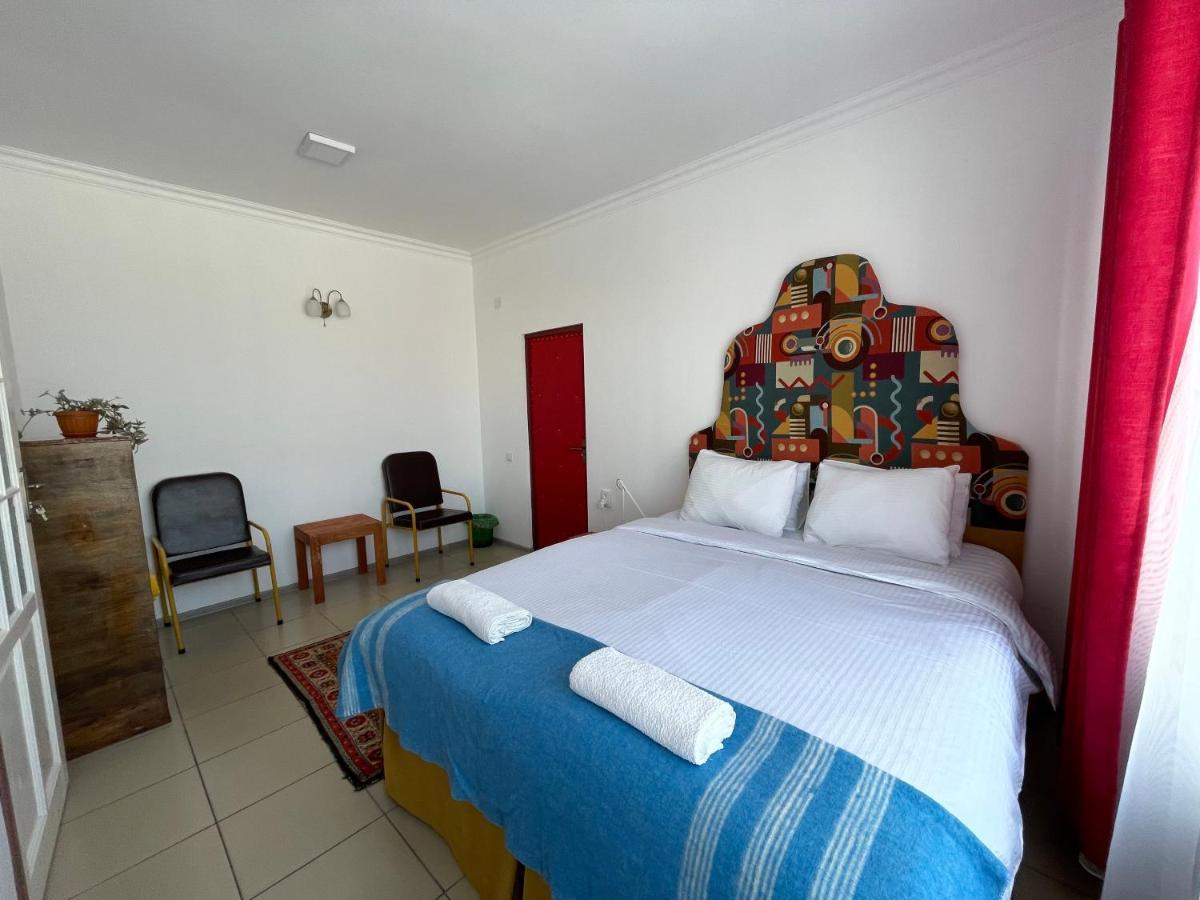 Duet Hostel & Hotel Karakol Eksteriør billede