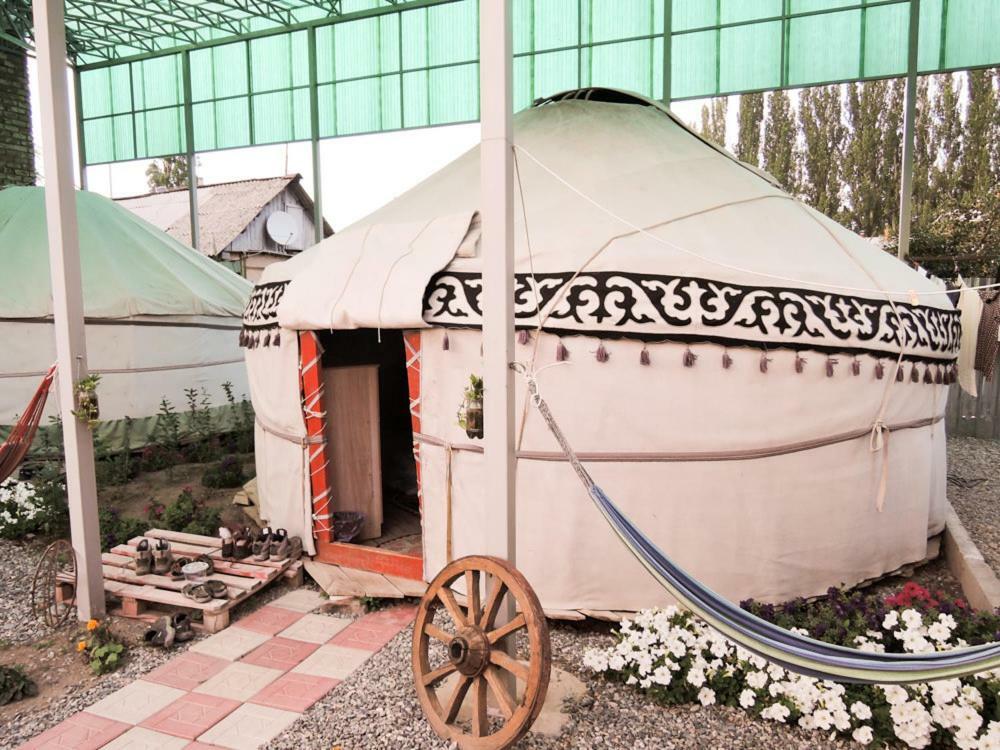 Duet Hostel & Hotel Karakol Eksteriør billede